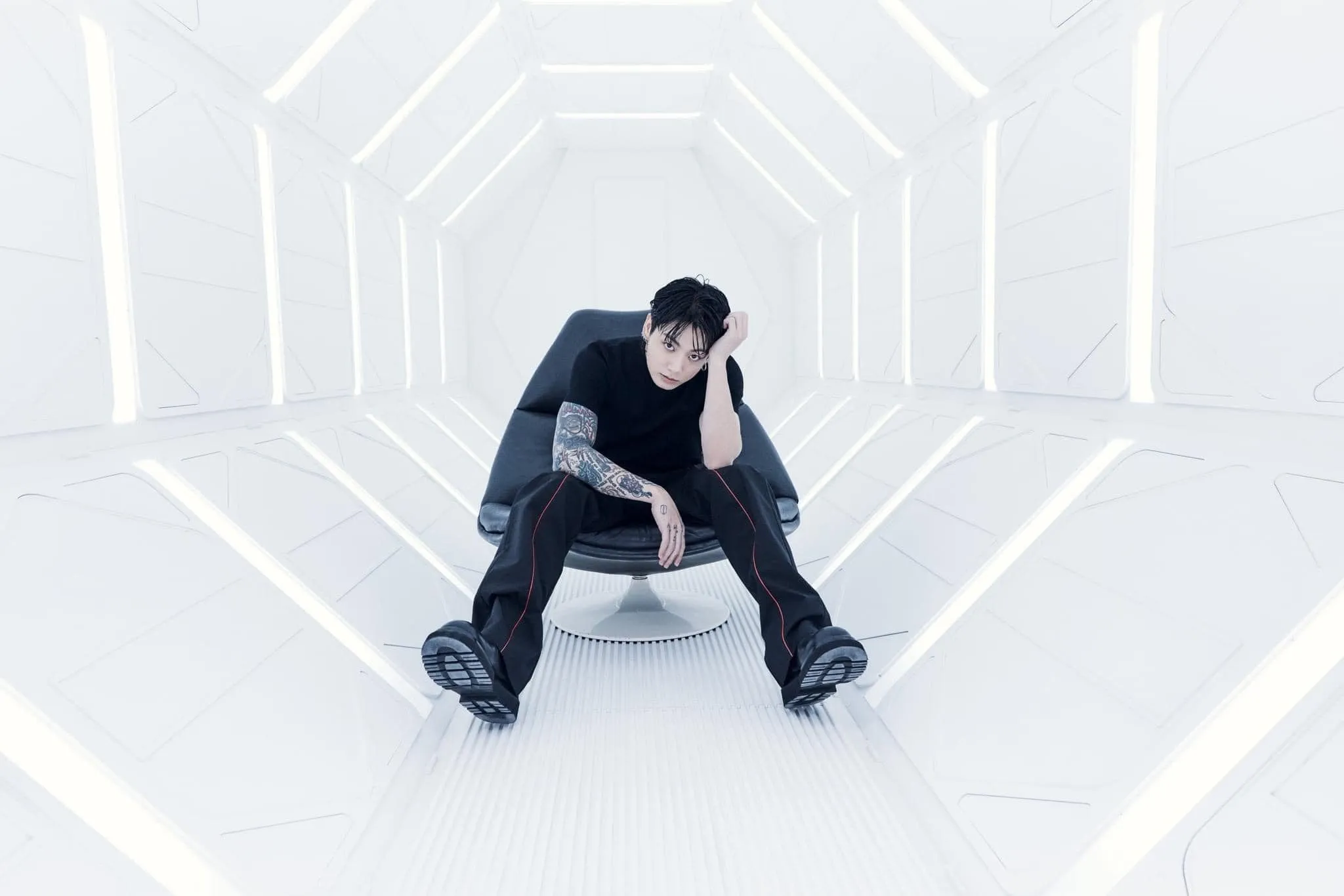 El cantante surcoreano se despidió de todos sus seguidores debido a que estará ausente por un año por el servicio militar.