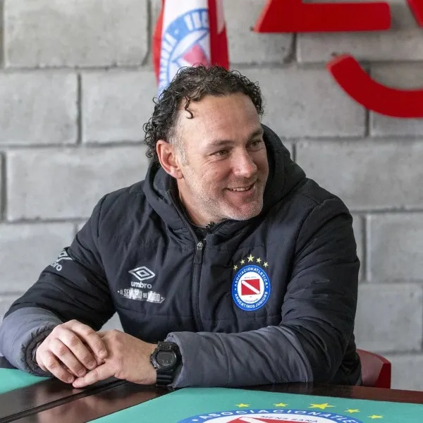 Gabriel Milito como entrenador de Argentinos Juniors