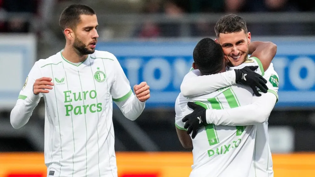 Giménez, líder de goleo en la Eredivisie