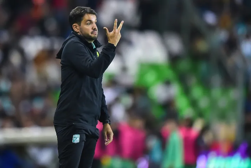 Larcamón, en busca de su primer título en Liga MX