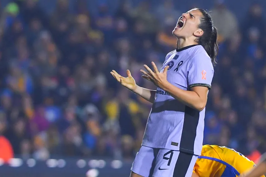 Lamento de la jugadora azulcrema