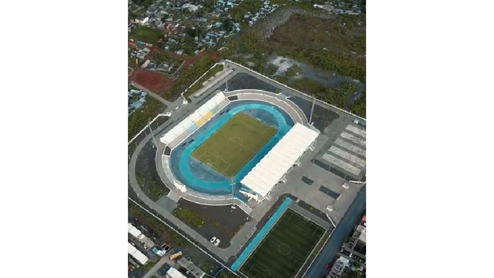 CAPTURA DE PANTALLA: Twitter: @fedcomfootball El Estadio Malouzini fue el escenario del trágico evento.