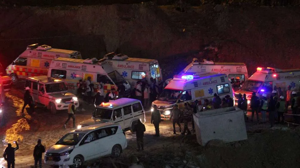 AP Ambulancias y paramédicos atendieron a los 41 rescatados.