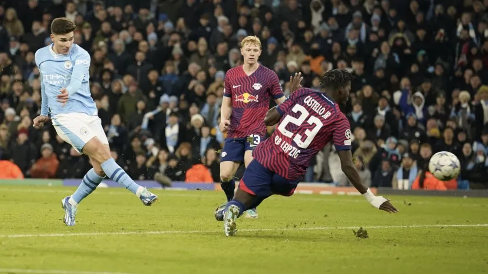 Álvarez marcó el gol de la victoria para los Citizens