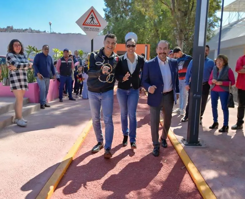 Inaugura Pedro Rodríguez Deportivo 'Carlos Mercenario' en Atizapán