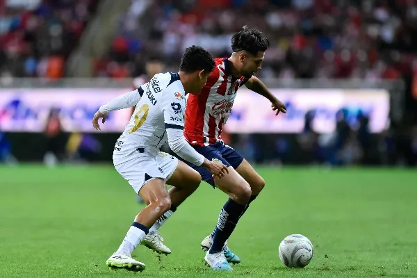 MEXSPORT Ricardo Marín disputando el balón