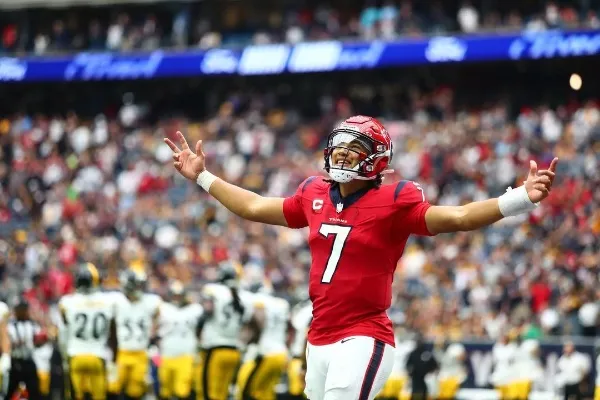 INSTAGRAM @cj7stroud Stroud celebrando la victoria con Houston