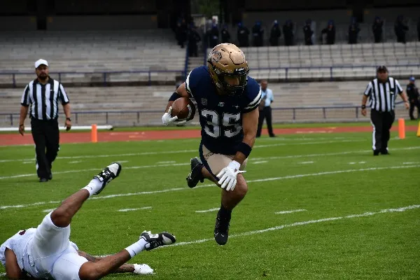 Hussein Santillán tuvo dos anotaciones en el Tazón Azteca