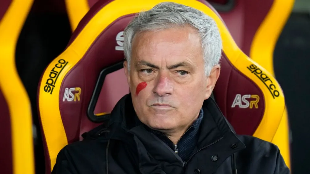 Mourinho tiene a la Roma en puestos de Europa League