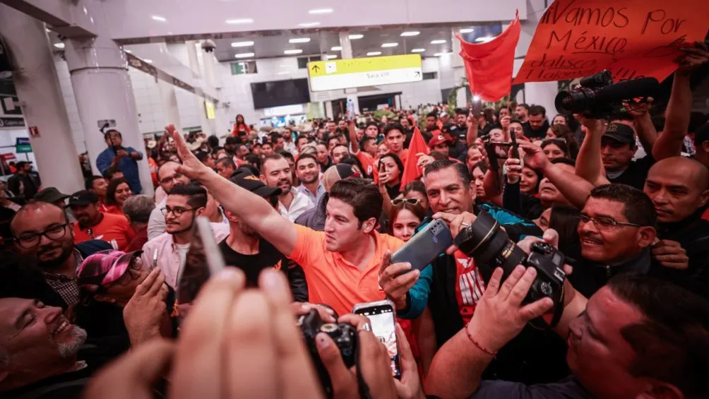 TWITTER @samuel_garcias Samuel García gobernador de Nuevo León en precampaña