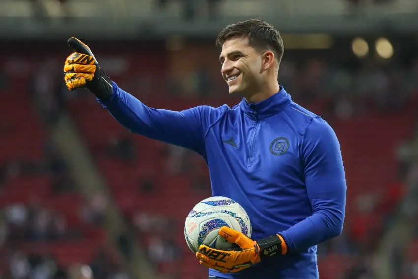 Sebastián Jurado en entrenamiento con Cruz Azul