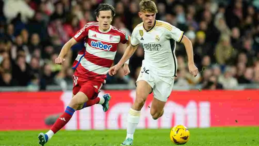 Nico Paz ante el Granada en LaLiga