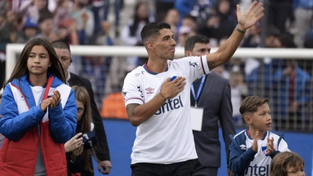 AP Suárez con el Nacional de Montevideo