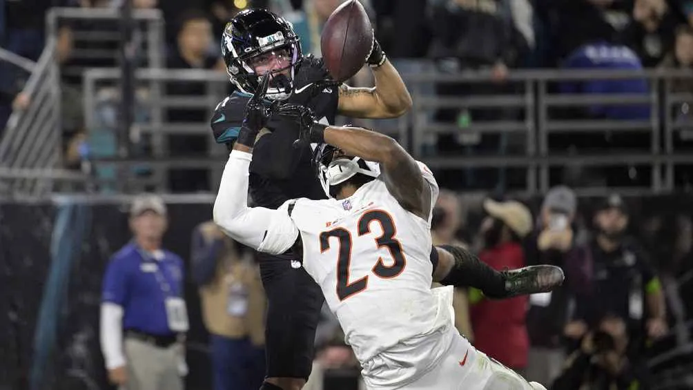 Jaguars se aleja del #1