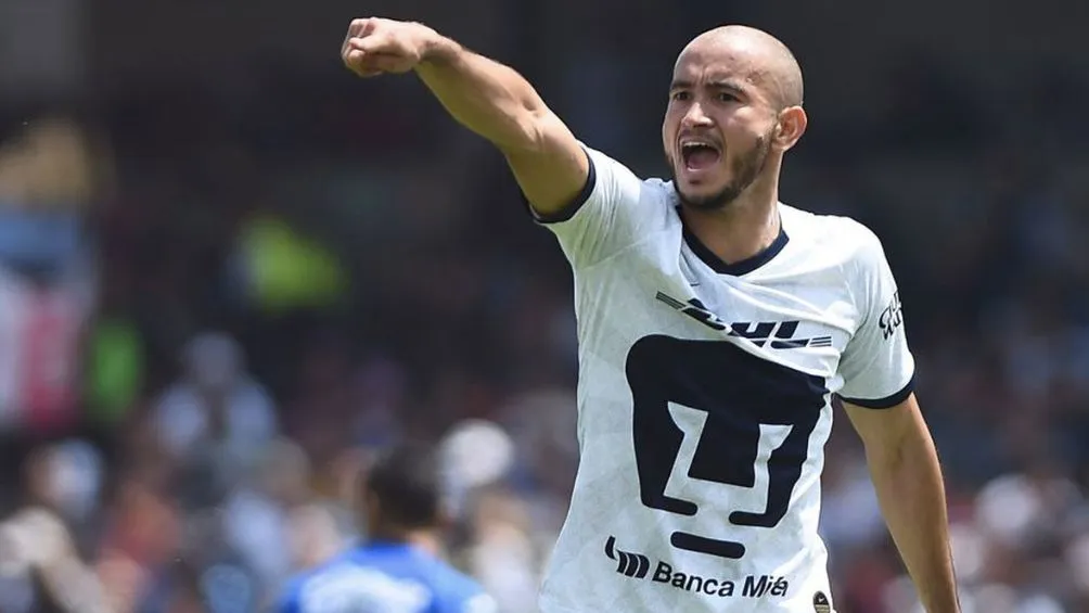 Carlos González con Pumas