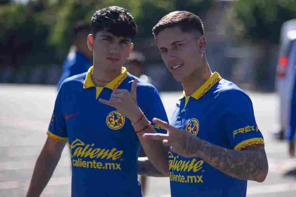 Kevin Álvarez con Brian Rodríguez