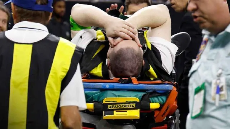 Nick Piazza sufrió una lesión tras el choque con Kamara