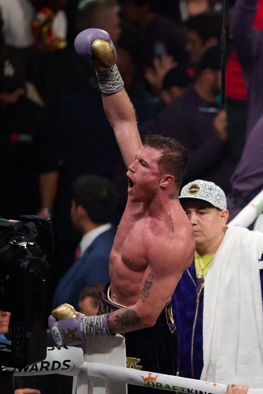 Canelo Álvarez tras vencer a Charlo