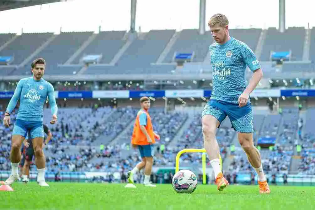 De Bruyne en entrenamiento con el City antes de su lesión