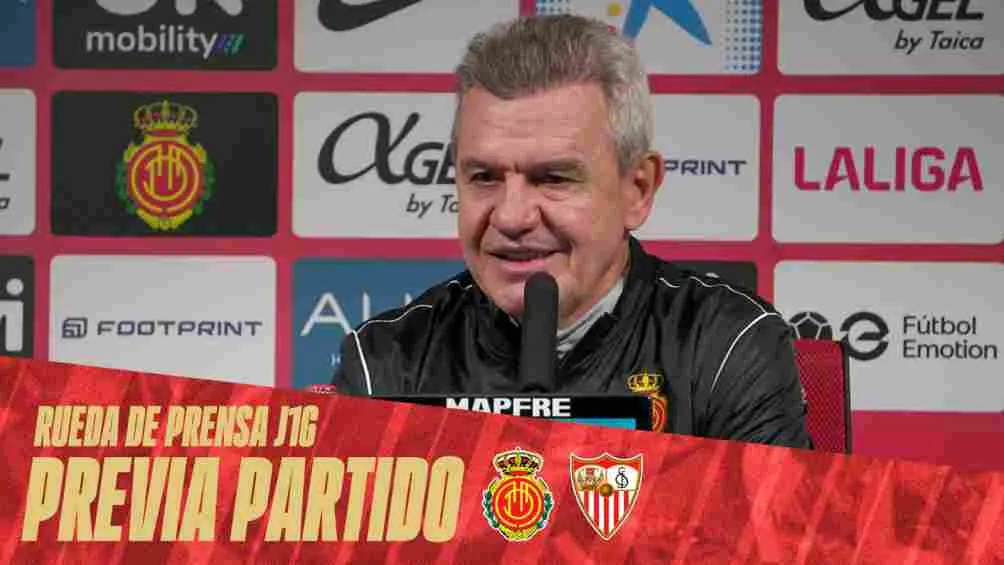 Javier Aguirre en conferencia de prensa