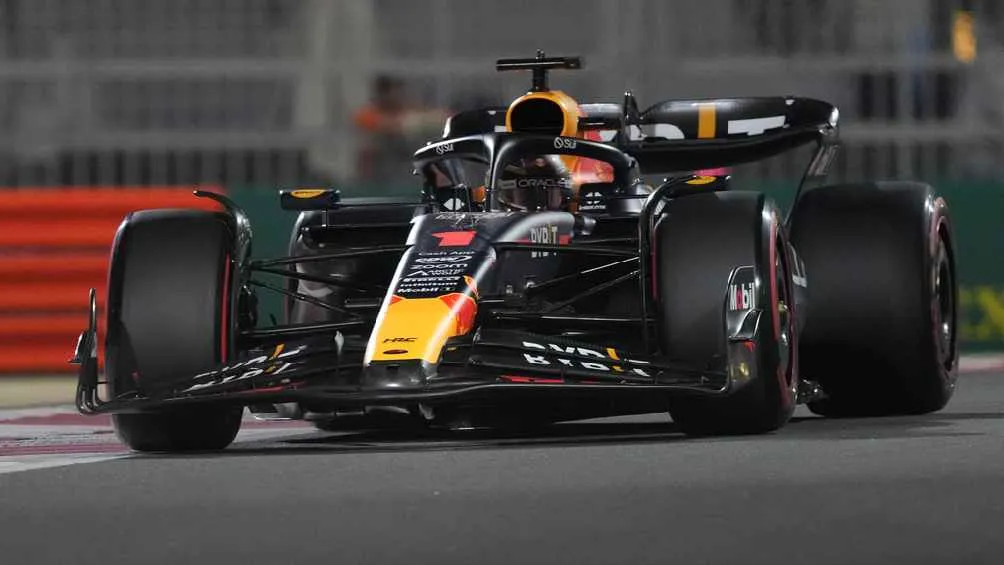 Max Verstappen corriendo con Red Bull