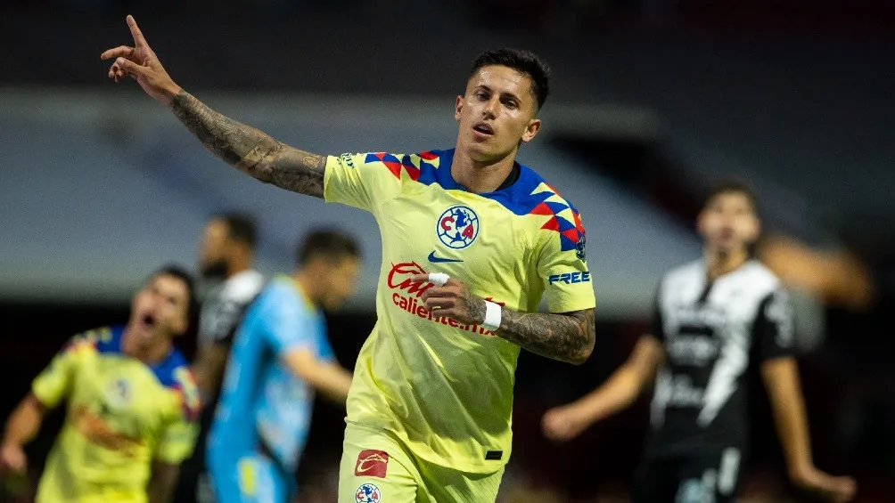 ARCHIVO RÉCORD Brian Rodríguez celebra su gol