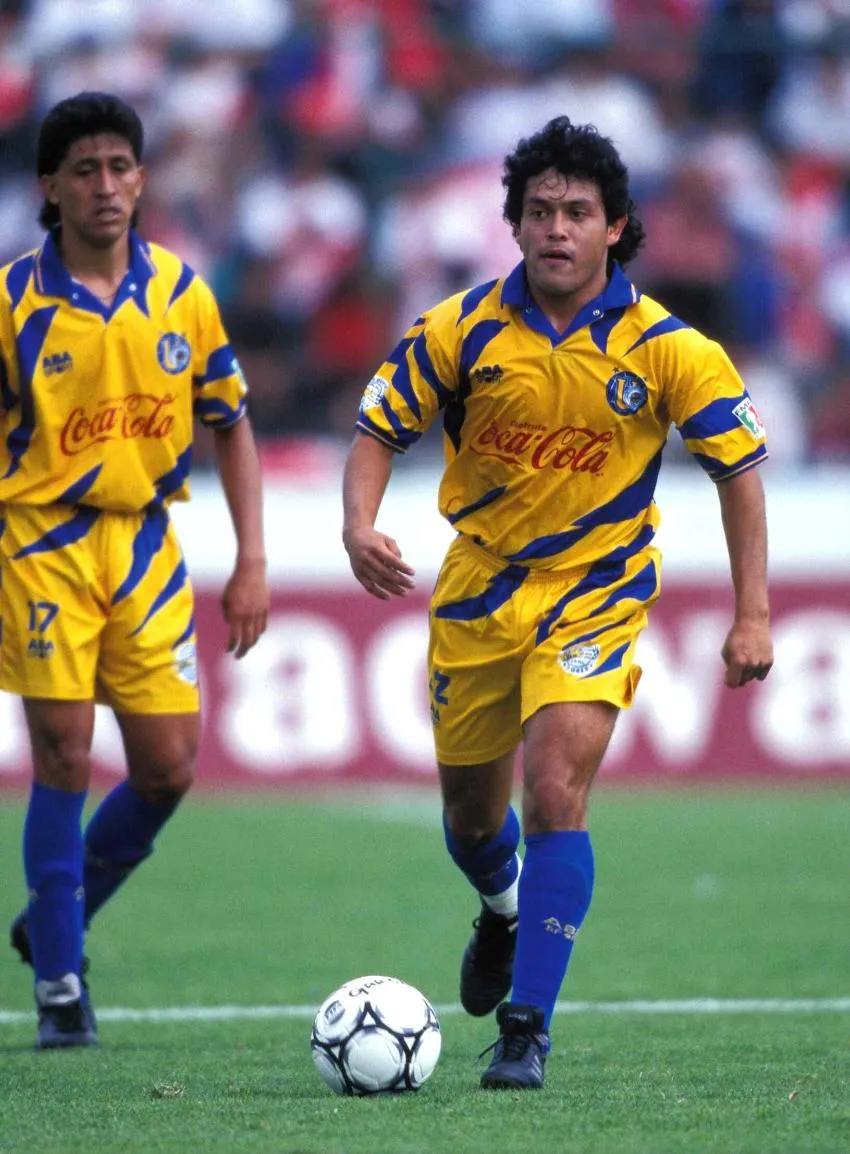 Pastor Lozano en un partido de Tigres