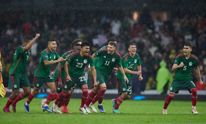 Selección Mexicana actual en celebración de gol