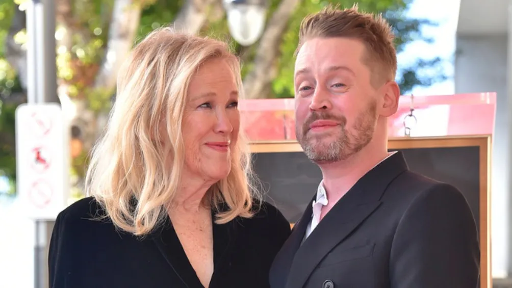 Macaulay Culkin y Catherine O´Hara, protagonistas de &quot;Mi pobre Angelito&quot;
