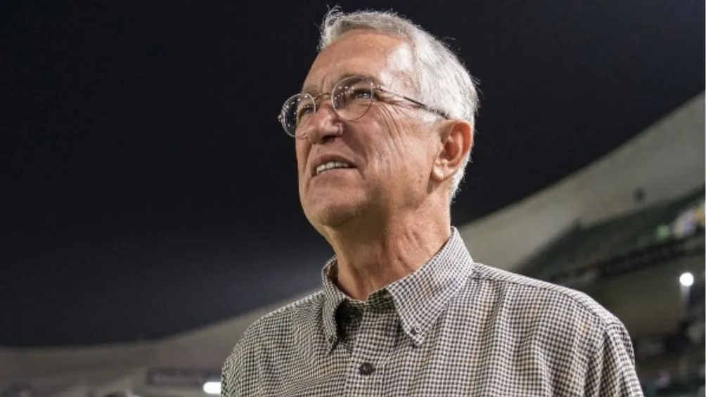 Salinas Pliego en un partido de Mazatlán FC