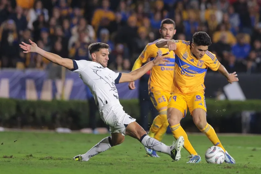 Momentos del partido de Tigres y Pumas