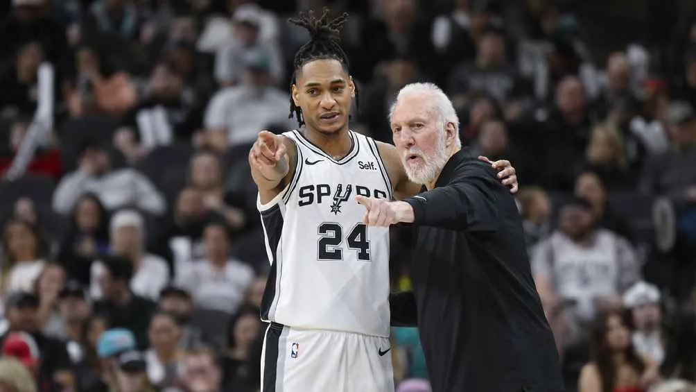 Popovich apunta a repetir alineación