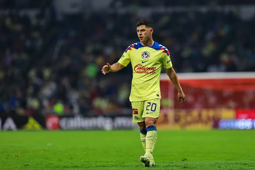 Richard Sánchez en un partido del América