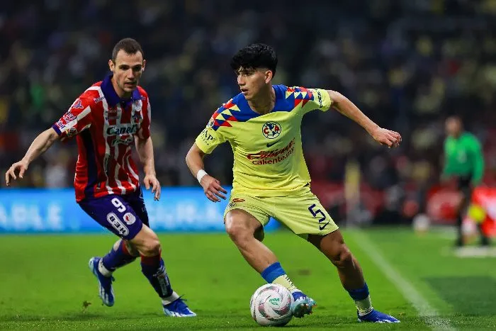 Kevin Álvarez en un partido