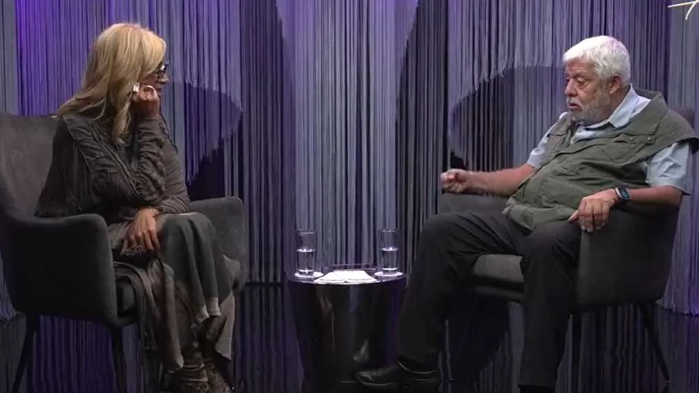 En redes sociales, internautas revivieron la entrevista de Maussan con Adela Micha.