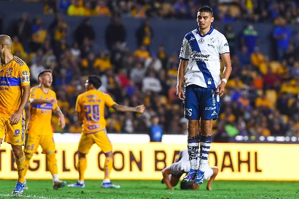 Guillermo Martínez enfrentando a los Tigres