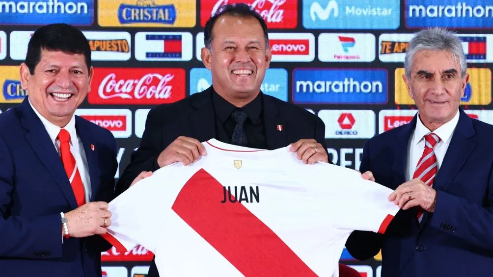 El timonel apenas dirigió 14 partidos con la Bicolor