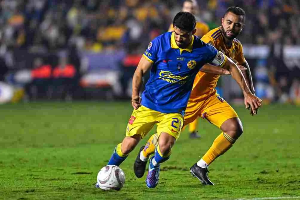 Henry Martin durante la Ida de la Final contra Tigres