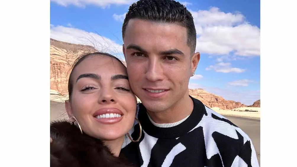 La pareja se fue a AlUla