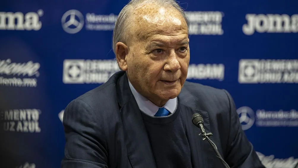 Álvarez, durante uno de sus últimos actos con Cruz Azul