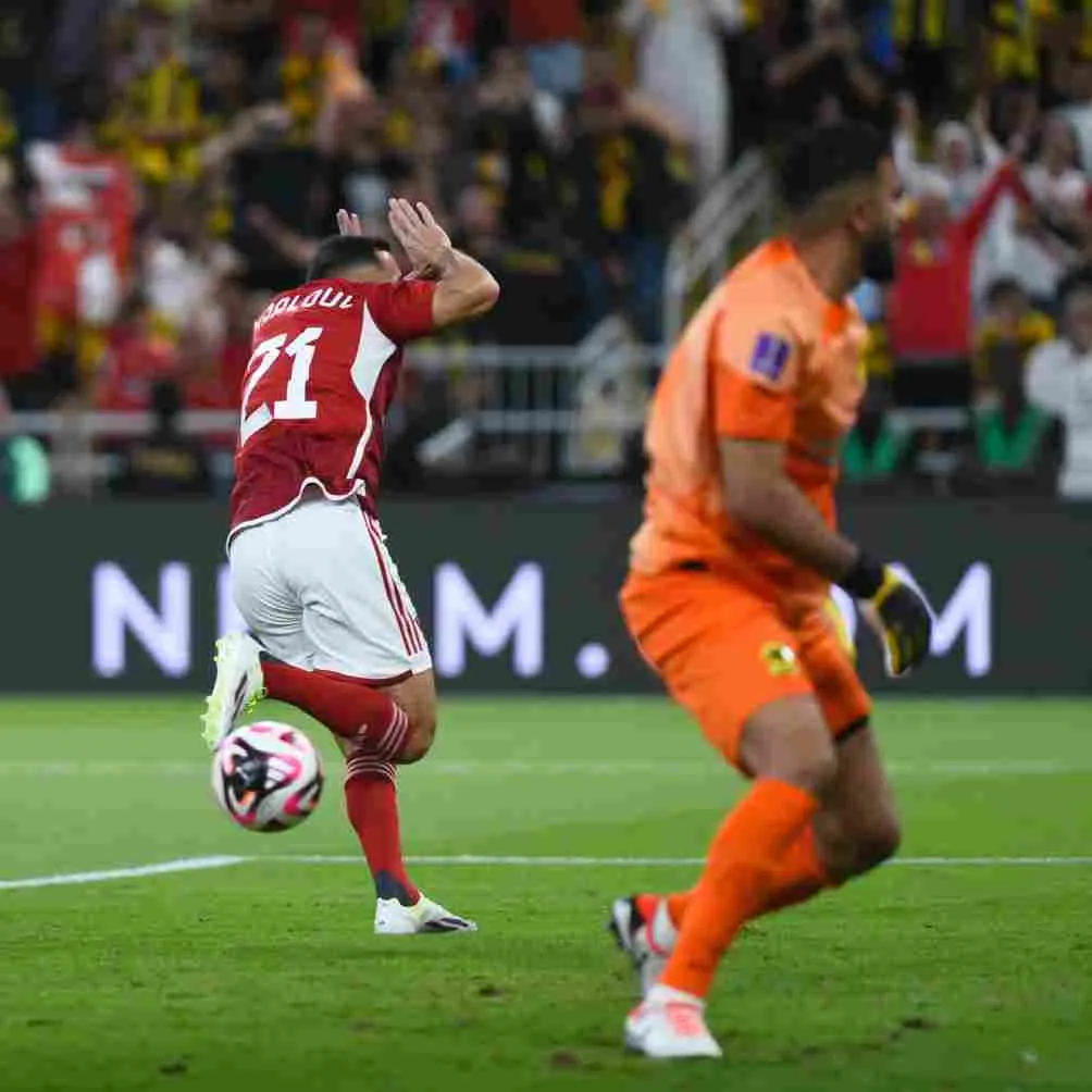 Maalôul celebra el tanto que abrió el marcador