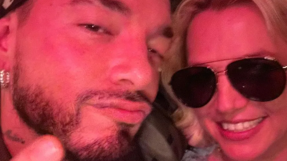Britney Spears junto al artista urbano J Balvin