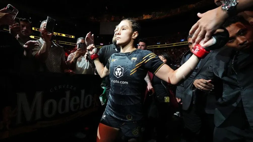 Va a cumplir 1 año ya con el cinturón de peso mosca de la UFC