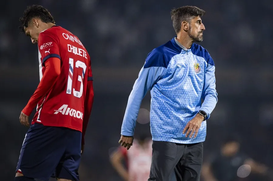 Chiquete Orozco, triste por salida de Paunovic