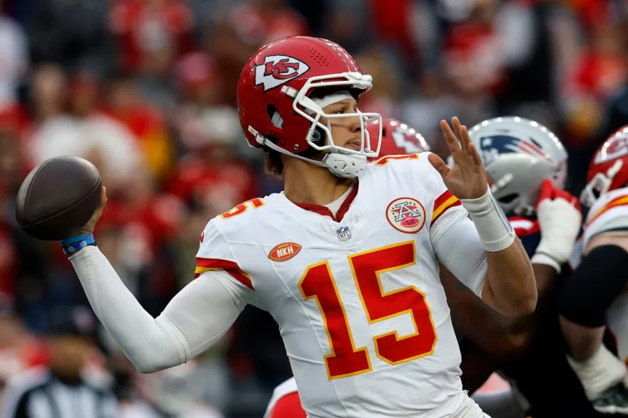 Patrick Mahomes ante Patriots