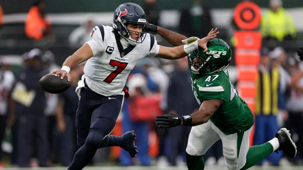 Stroud registra 20 TD y solo 5 INT esta temporada