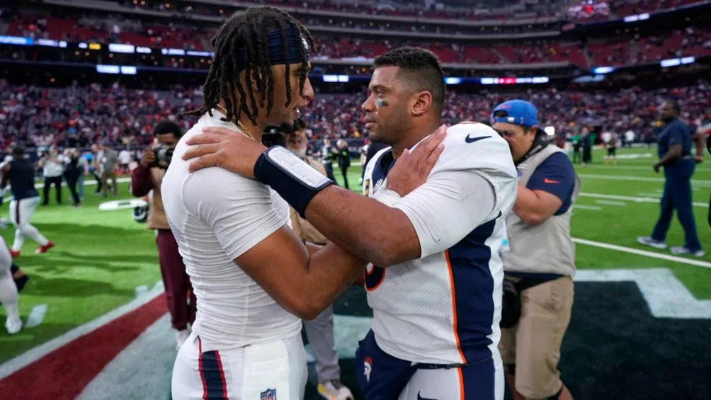 C.J. Stroud y Russell Wilson