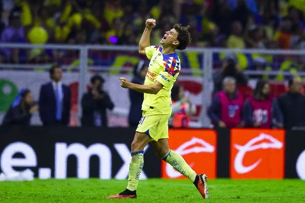 Igor Lichnovsky jugando con el América