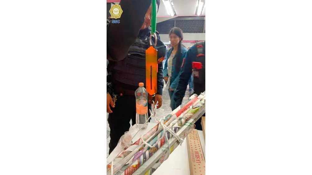 Twitter: @SSC_CDMX Los efectivos de la PBI implementaron puntos de revisión para bultos voluminosos.