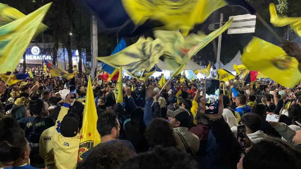 Miles de aficionados fueron al Ángel